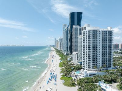 17375 Collins Ave #2101