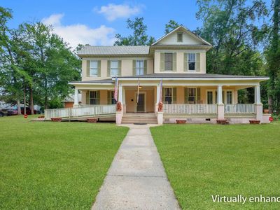 1004 E Park Ave