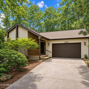 101 Adler Ln