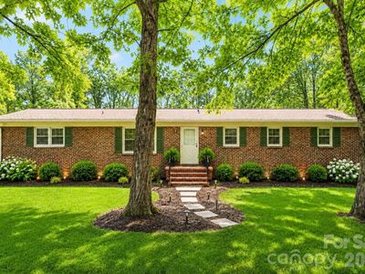 211 Lakeview Rd
