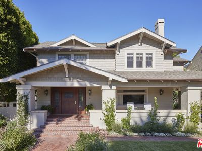 214 S Van Ness Ave