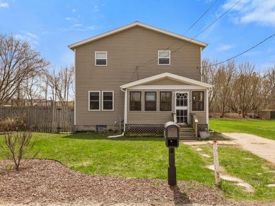 4033 East Lakeside AVENUE