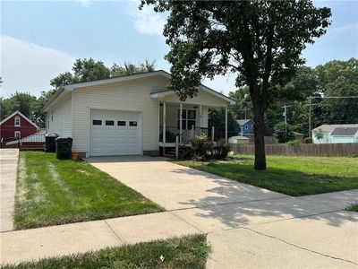 727 A & B Kiowa St