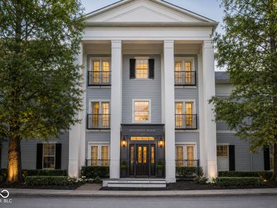 2121 Grenville St APT 2D
