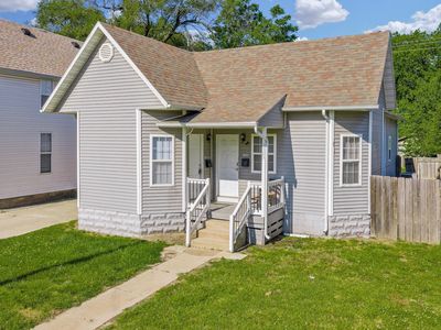 1323 S Main St