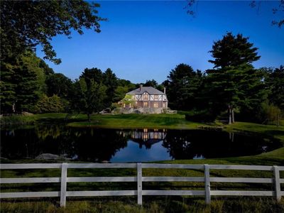 835 Snake Hill Rd