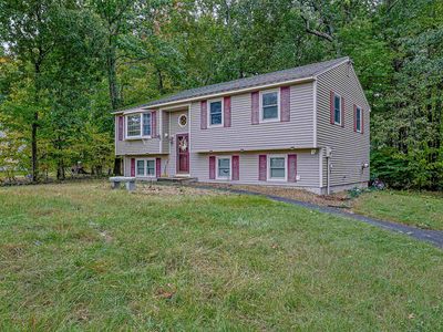 Property at 4 Spinnaker Drive, Derry, NH