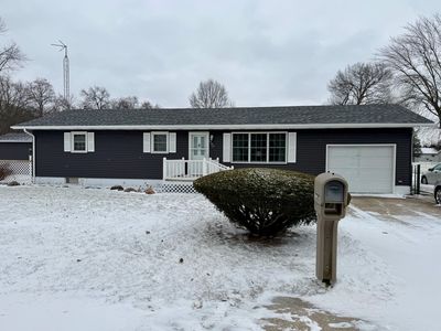 402 E Saint Louis St