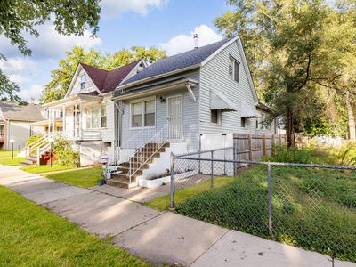 8031 S Woodlawn Ave