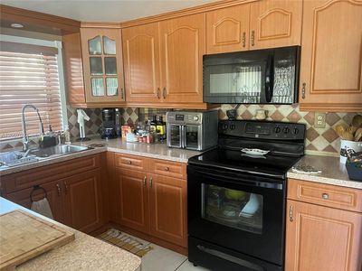 4720 SW 62nd Way APT 101