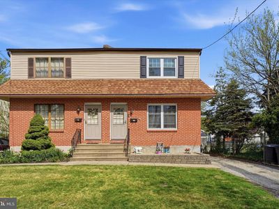 103 W Rively Ave