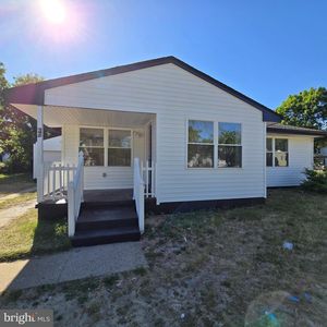 38 Richards Ave