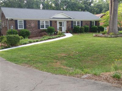 170 Queens Ct