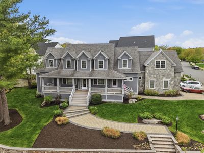 1 Twin Springs Dr