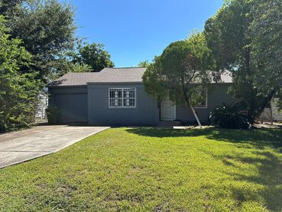 10313 Chesterfield Dr