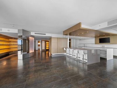 9999 Collins Ave APT 6J