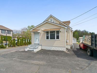 3041 Hamburg Street