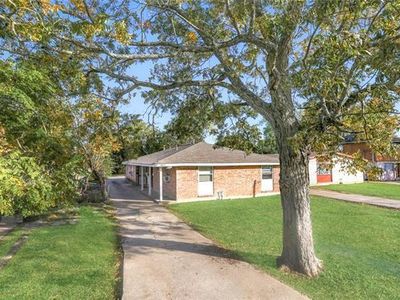 1616-18 Elizardi Blvd
