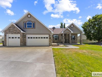 2690 Eastview Dr