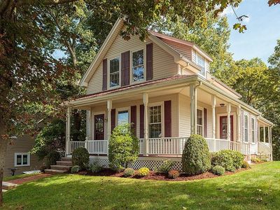 Property at 4 Highland Ave, Stoneham, MA