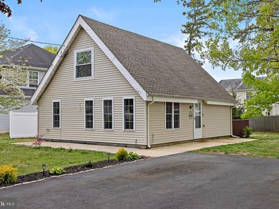 Property at 141 Bowsprit Rd, Manahawkin, NJ