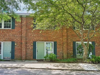 120 Friar Ln