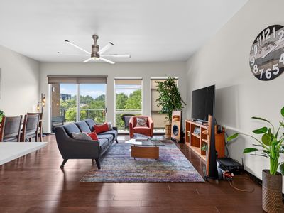 819 E Mifflin St #304
