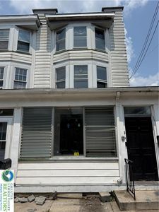41 W Ridge St