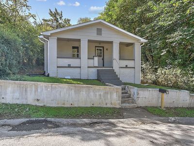 627 Dixie St