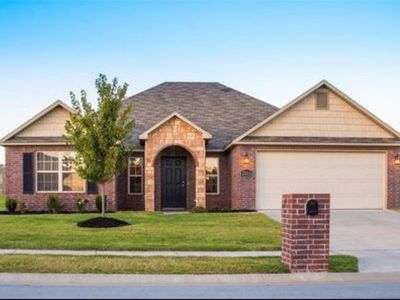 2711 Whispering Woods Ct