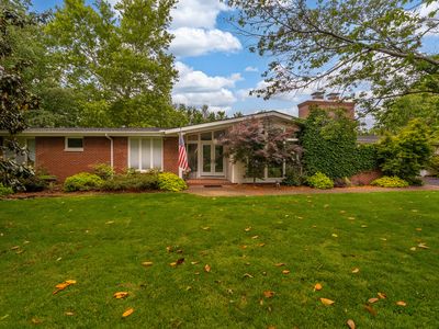 325 Country Club Ln
