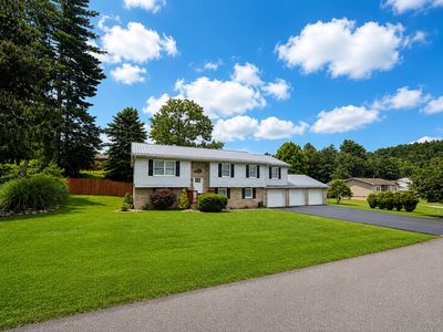 162 Rosewood Dr