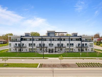 907 N Lakeshore Dr #104