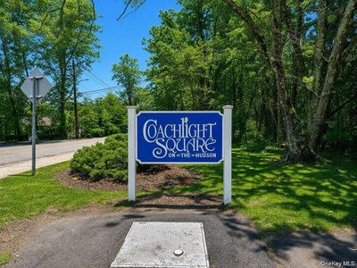 5 Coachlight Square
