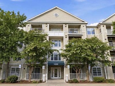 14200 Farnsworth Ln APT 302