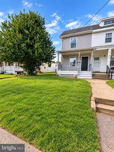 222 W Main St