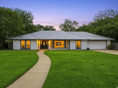 100 Northcrest
