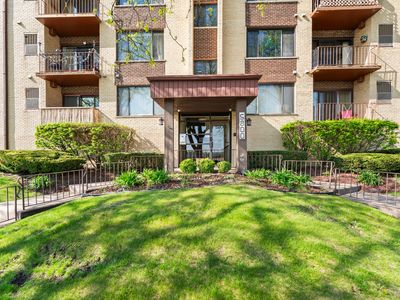 5800 W 105th St APT 1C