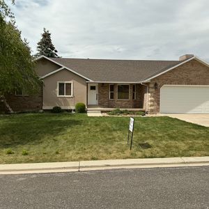 579 E Fremont Way