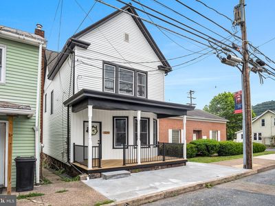 104 N High St