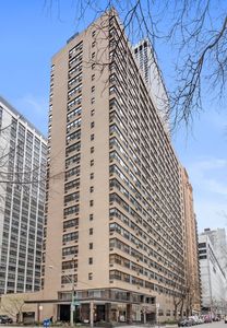 850 N Dewitt Pl APT 7E
