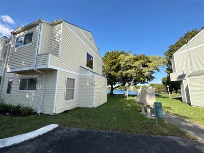3405 NW 44th St APT 204