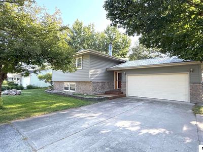 321 N Summit Ave