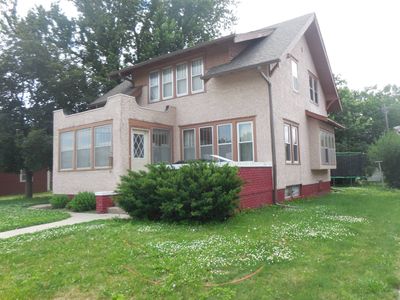 114 S 8th St