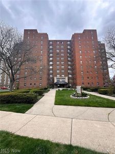 11720 Edgewater Dr APT 908