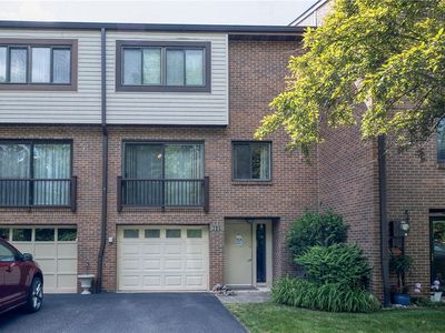 205 Springwater Ct