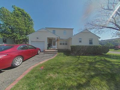 2052 Central Drive N