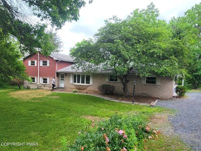 1041 Mount Tom Rd