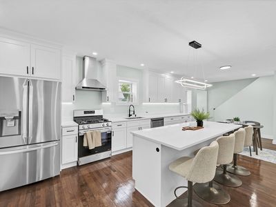 58 Lindell Ave