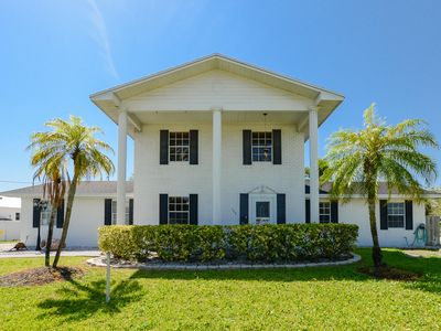 102 NE Surfside Avenue